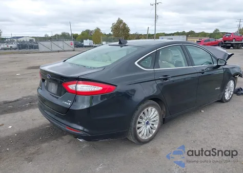 2015 Ford Fusion Hybrid Se z USA, uszkodzony, nr VIN 3FA6P0LU2FR190547
